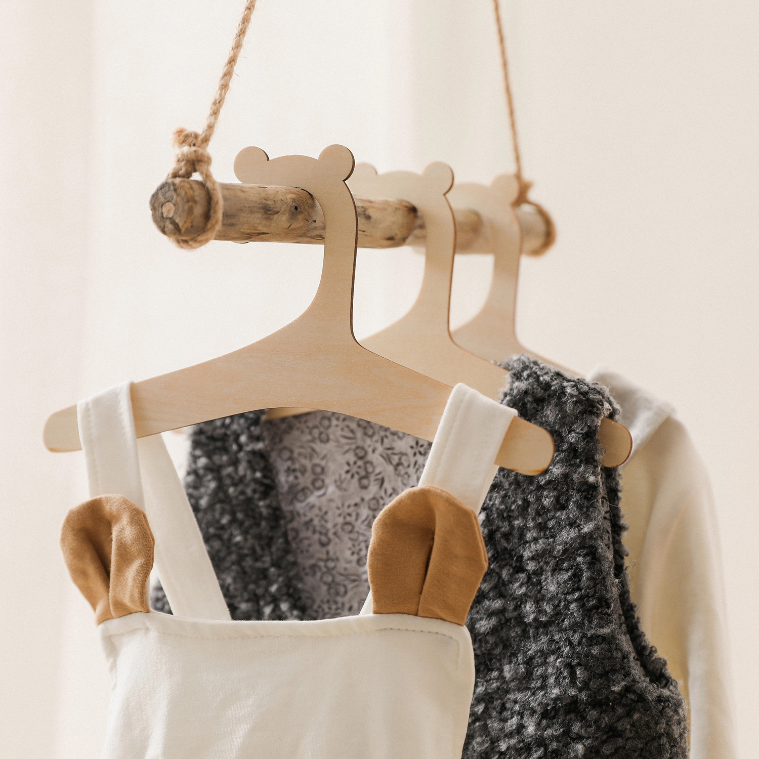 5/10pcs Wooden Baby Hangers Ki - Baby Clothing Hanging Rack ulasan dan harga